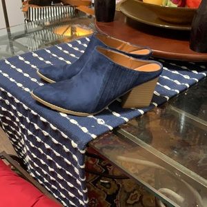 Faux suede navy blue heeled mules